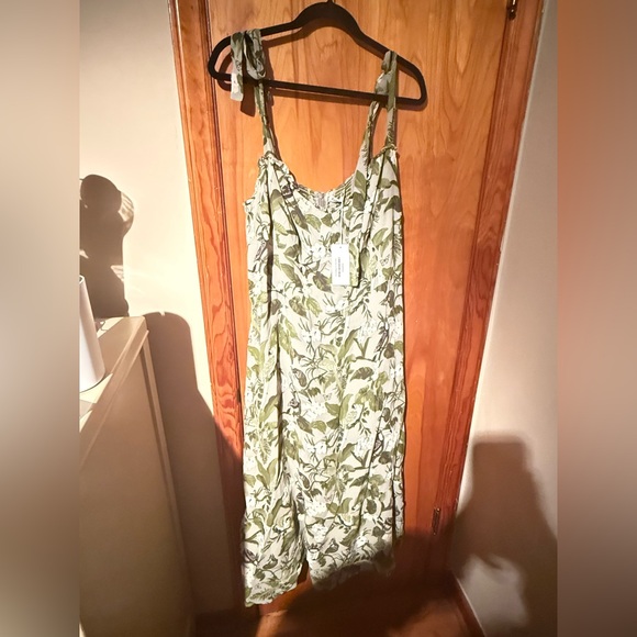 Reformation Dress NWT - Picture 2 of 5